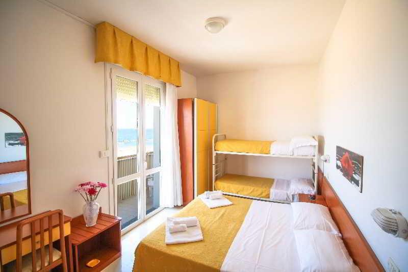 Hotel Carnaby Rimini Esterno foto
