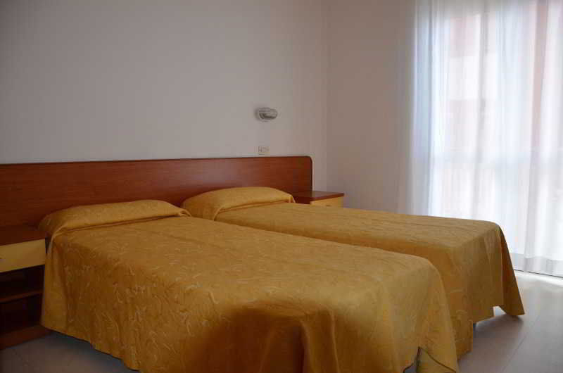 Hotel Carnaby Rimini Esterno foto