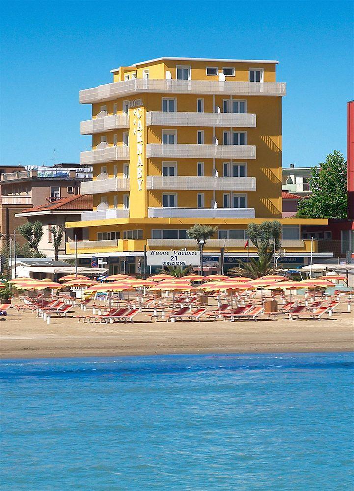 Hotel Carnaby Rimini Esterno foto