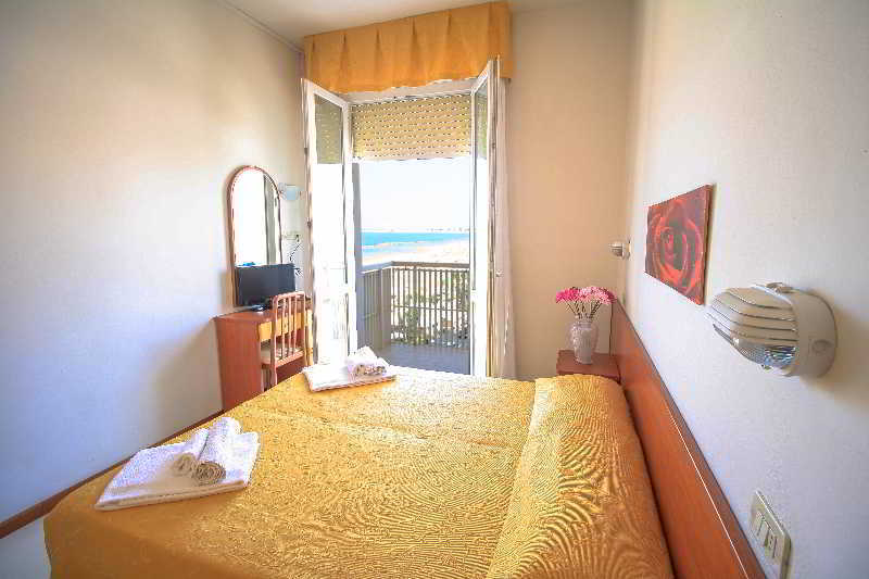 Hotel Carnaby Rimini Esterno foto
