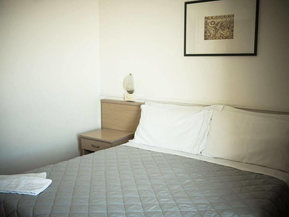 Hotel Carnaby Rimini Esterno foto